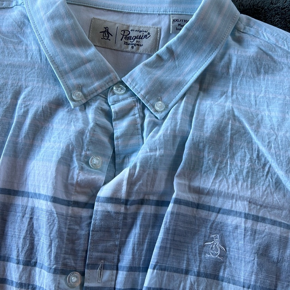 Penguin by Munsingwear Men’s XXL Button down shirt - light blue & white